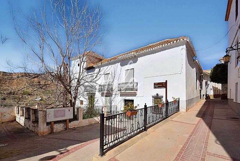 Rekkehus til salgs i Ugijar, Granada