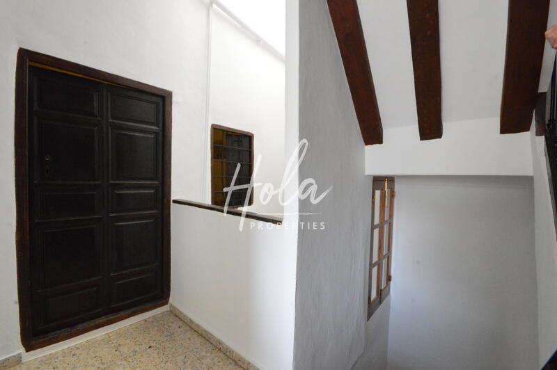 5 bedroom Townhouse for sale