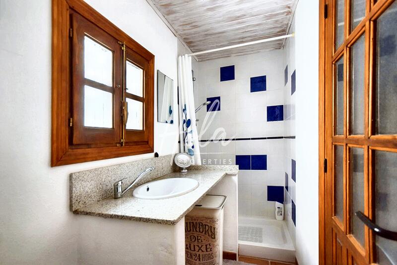 2 bedroom Townhouse for sale