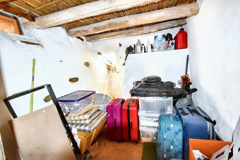 2 bedroom Townhouse for sale