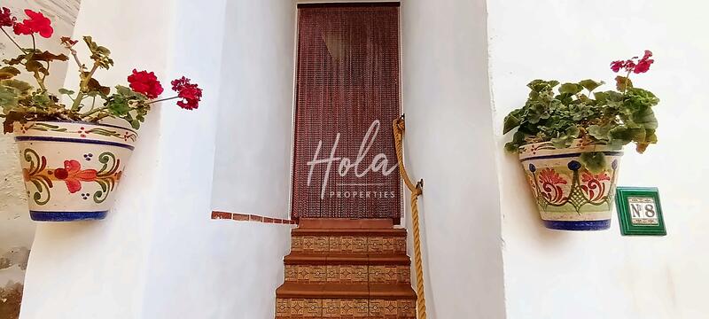 2 bedroom Townhouse for sale