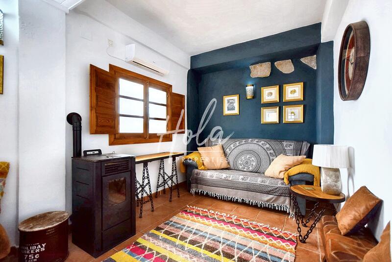 2 bedroom Townhouse for sale
