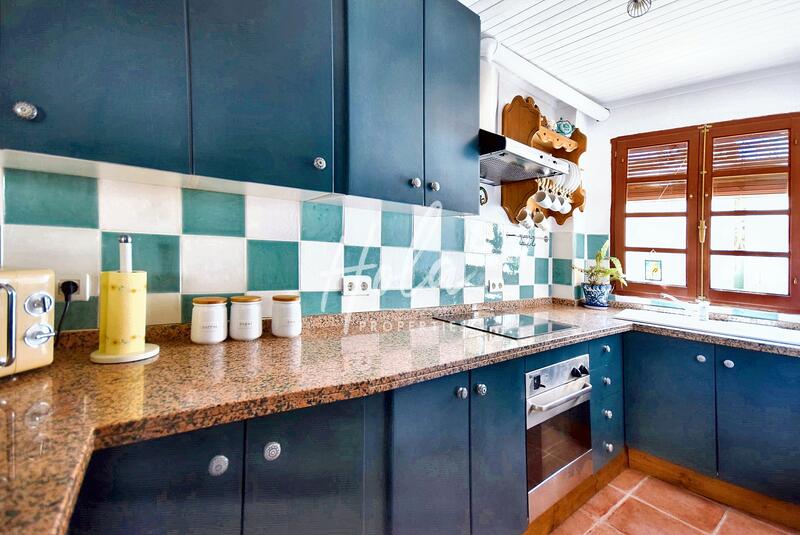 2 bedroom Townhouse for sale