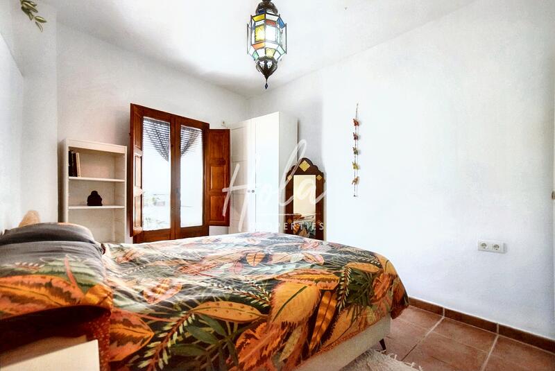 2 bedroom Townhouse for sale