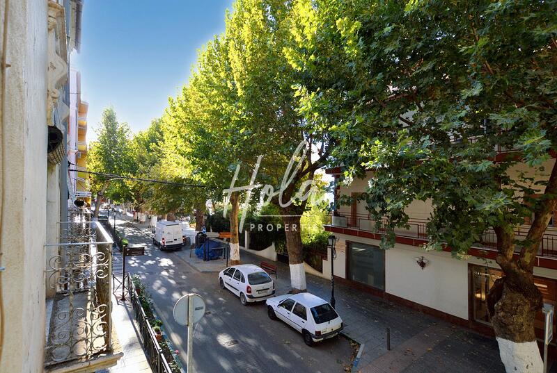 5 bedroom Townhouse for sale