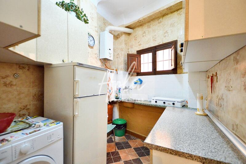 5 bedroom Townhouse for sale