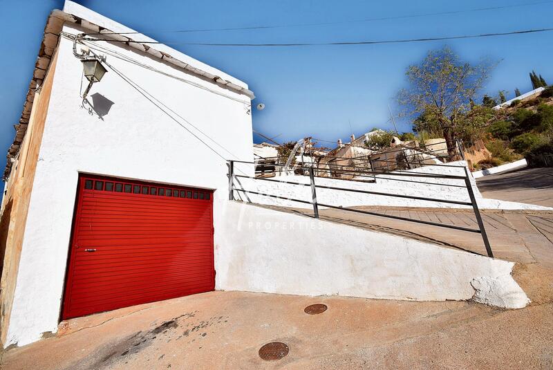 2 bedroom Townhouse for sale
