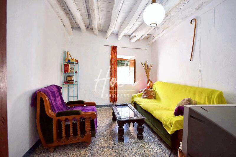2 bedroom Townhouse for sale