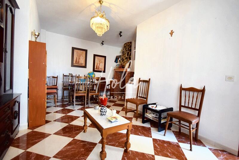 5 bedroom Townhouse for sale