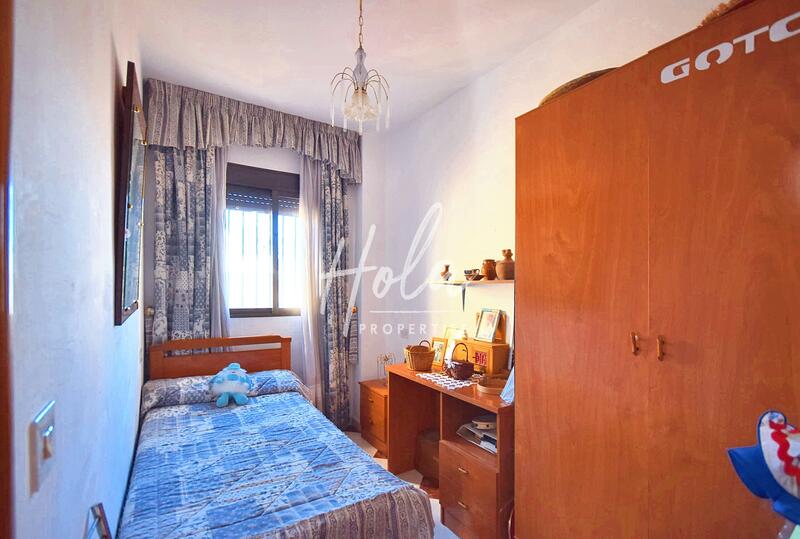 5 bedroom Townhouse for sale