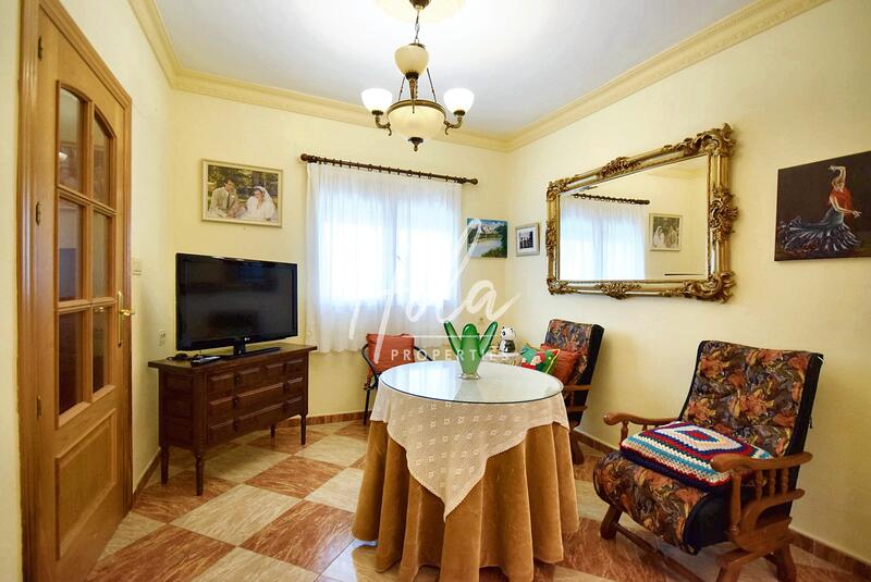 5 bedroom Townhouse for sale