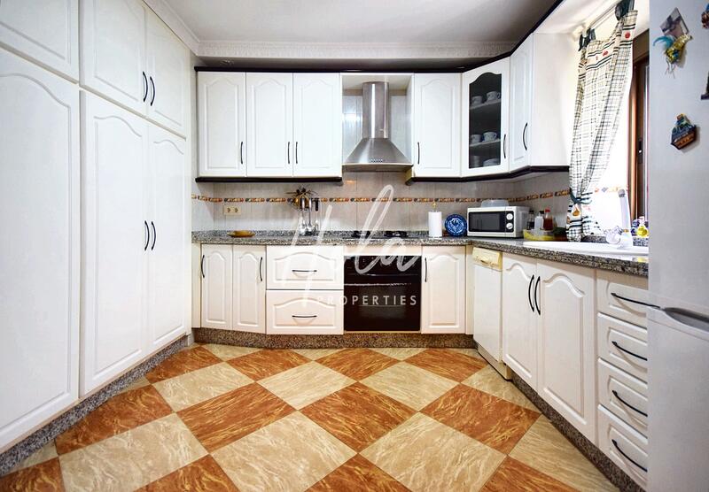5 bedroom Townhouse for sale