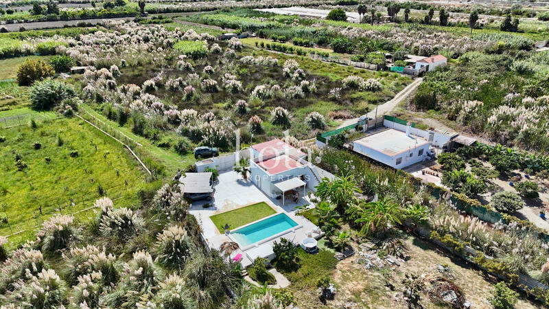 3 bedroom Country House for sale