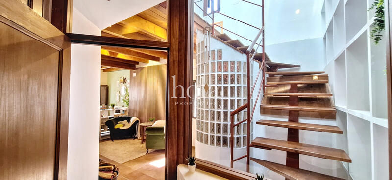 4 bedroom Townhouse for sale