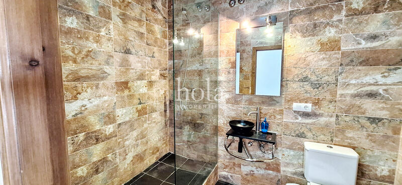 4 bedroom Townhouse for sale
