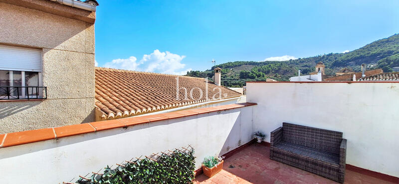 4 bedroom Townhouse for sale