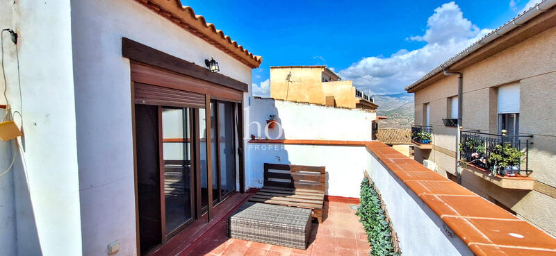 4 bedroom Townhouse for sale