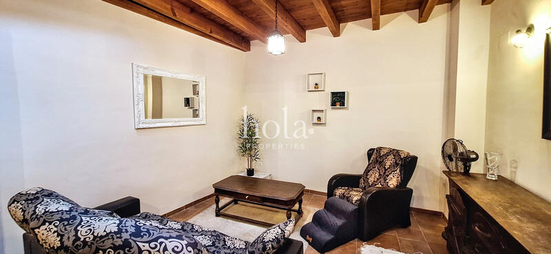 4 bedroom Townhouse for sale