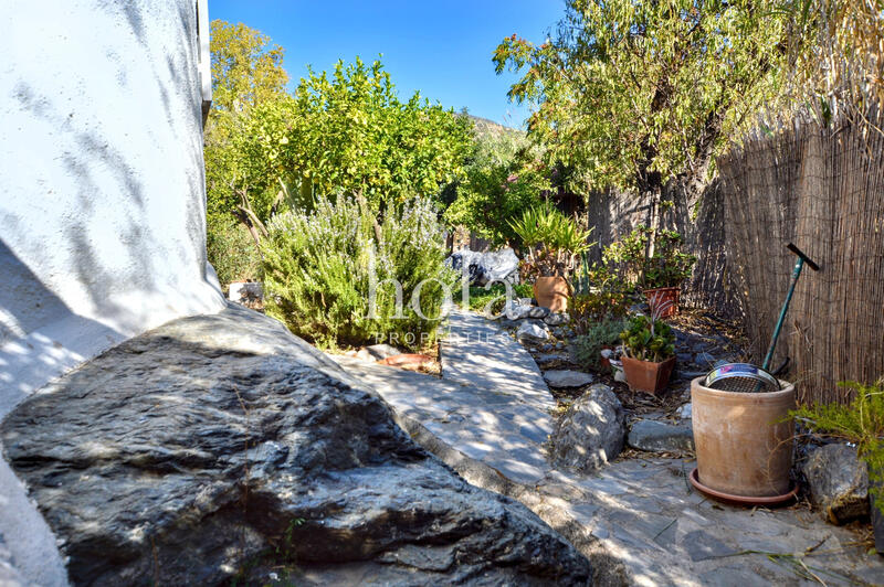 1 bedroom Country House for sale 1 bedroom Country House for sale