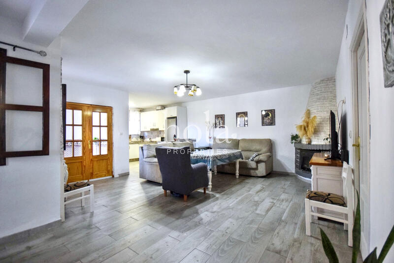 4 bedroom Country House for sale