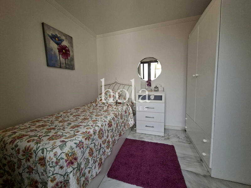4 slaapkamer Gezinswoning Te koop 4 slaapkamer Gezinswoning Te koop