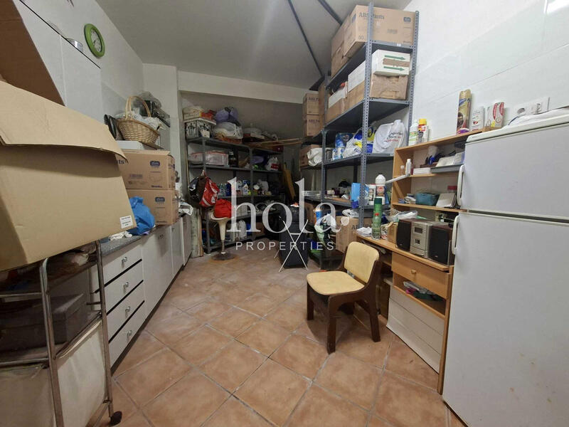 4 slaapkamer Gezinswoning Te koop 4 slaapkamer Gezinswoning Te koop
