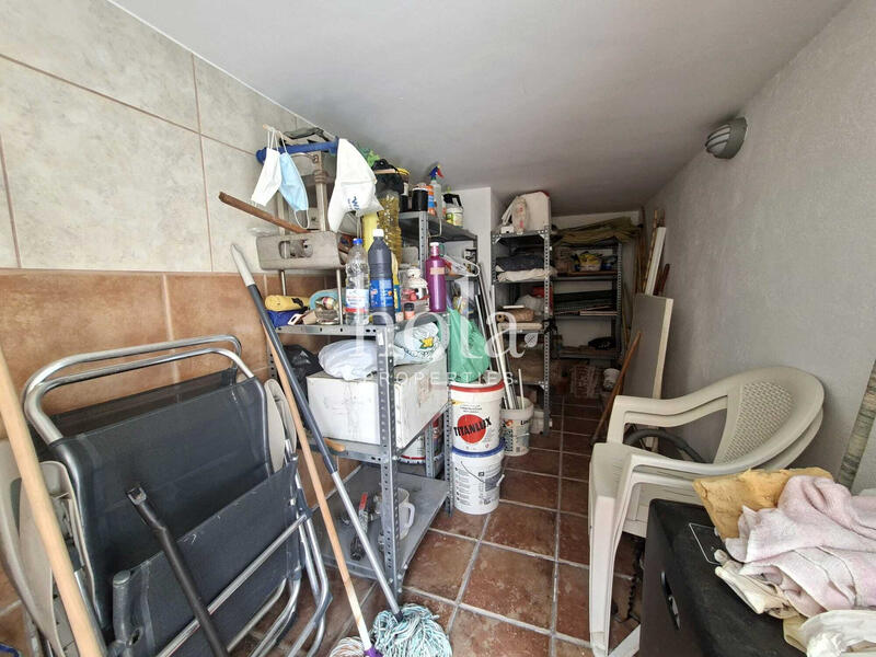 4 slaapkamer Gezinswoning Te koop 4 slaapkamer Gezinswoning Te koop