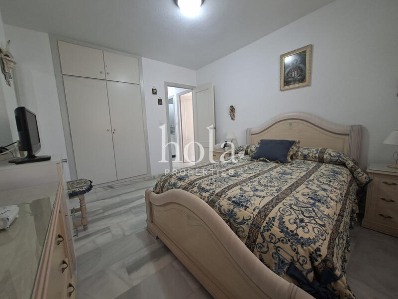 4 slaapkamer Gezinswoning Te koop 4 slaapkamer Gezinswoning Te koop