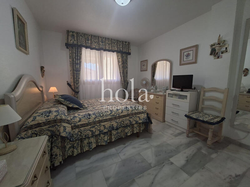 4 slaapkamer Gezinswoning Te koop 4 slaapkamer Gezinswoning Te koop