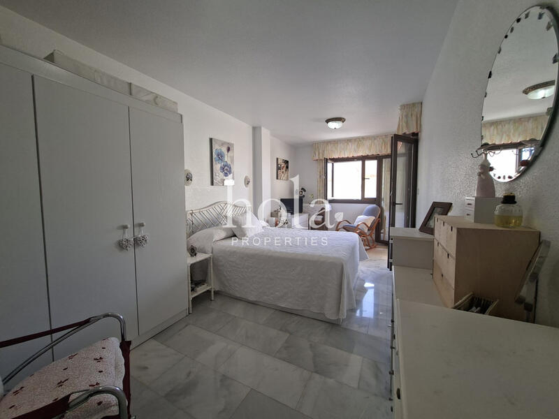 4 slaapkamer Gezinswoning Te koop 4 slaapkamer Gezinswoning Te koop