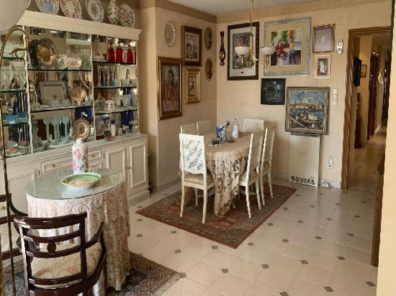 4 bedroom Apartment for sale