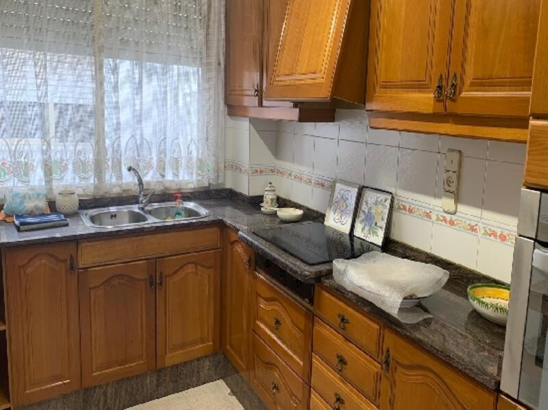 4 bedroom Apartment for sale