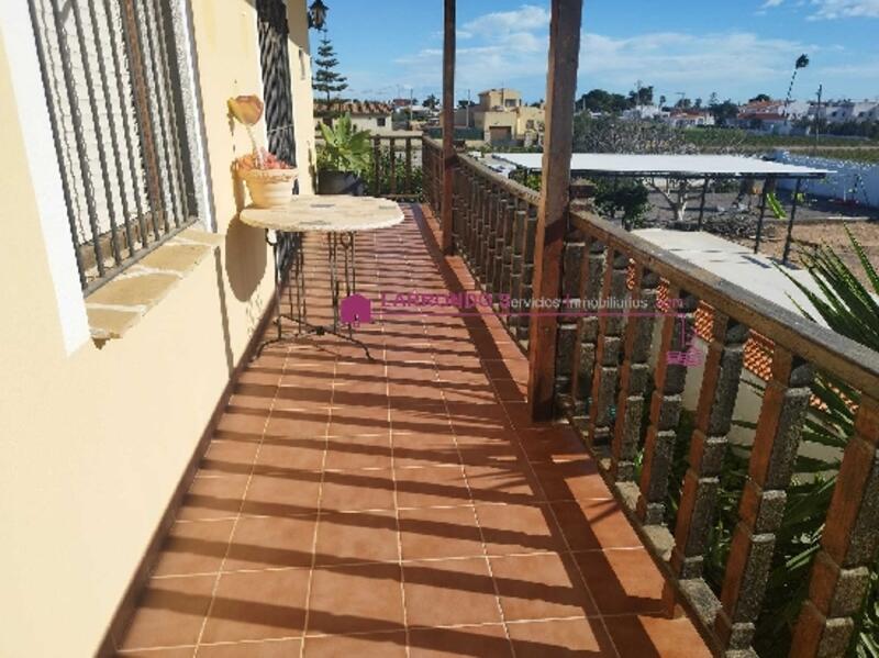 6 bedroom Villa for sale