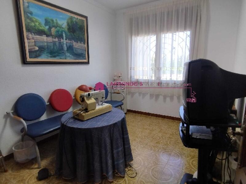 6 bedroom Villa for sale