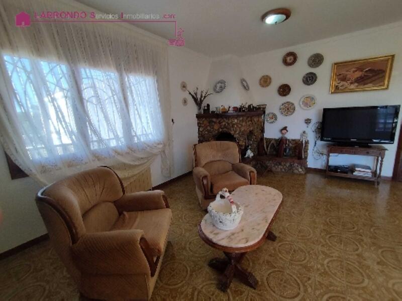 6 bedroom Villa for sale