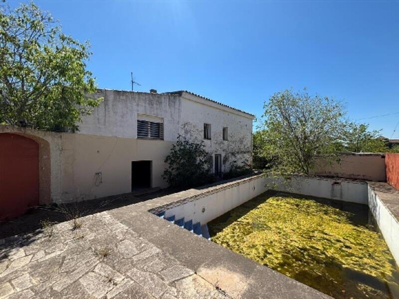4 bedroom Villa for sale