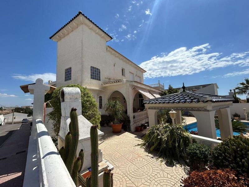 6 Schlafzimmer Villa zu verkaufen