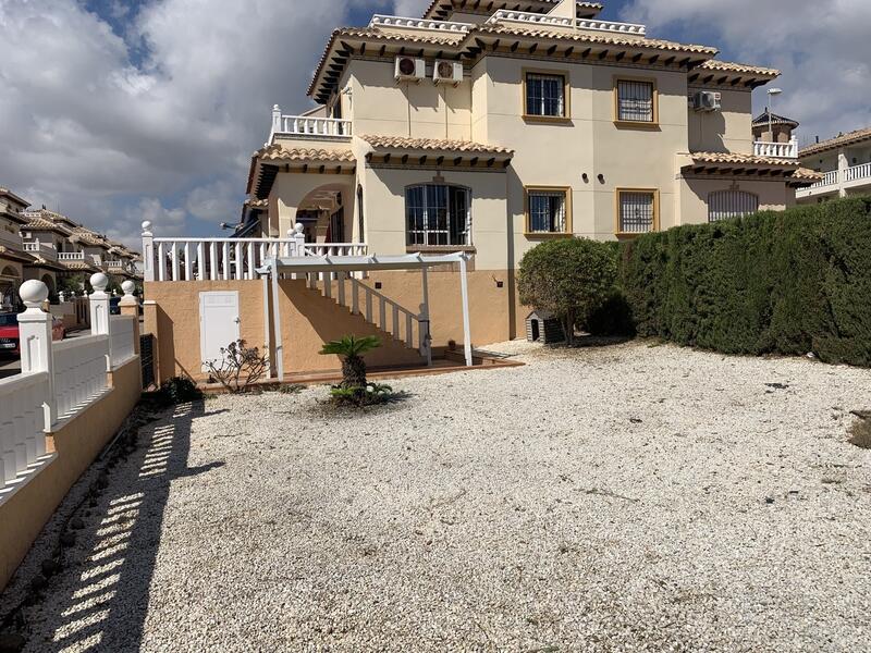 Villa en venta en Cabo Roig, Alicante