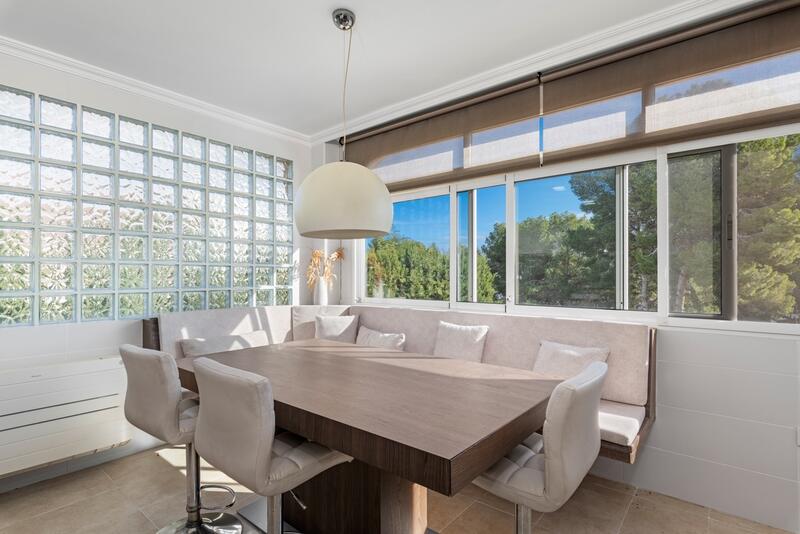 4 bedroom Villa for sale