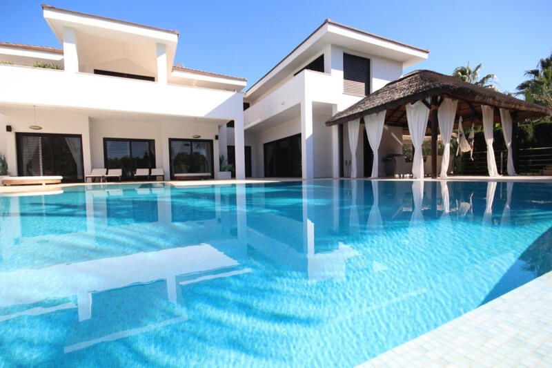 Villa til salg i Guadalmina, Málaga