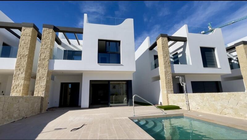 4 bedroom Apartment for sale