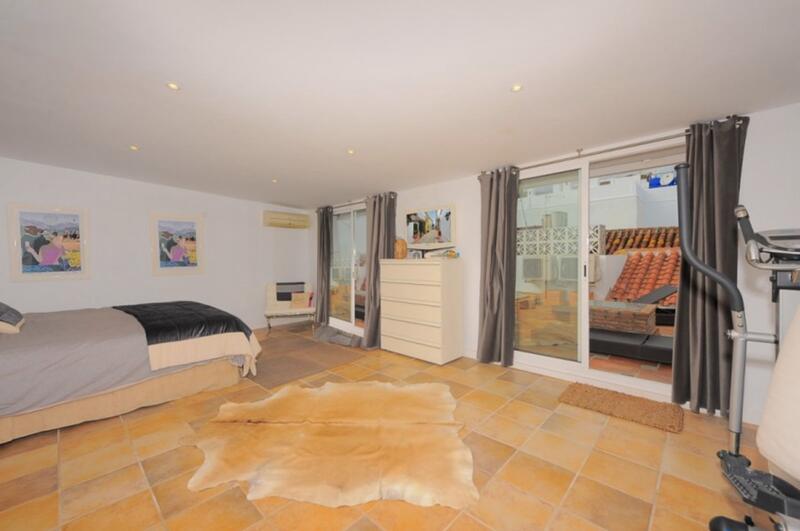 3 bedroom Townhouse for sale