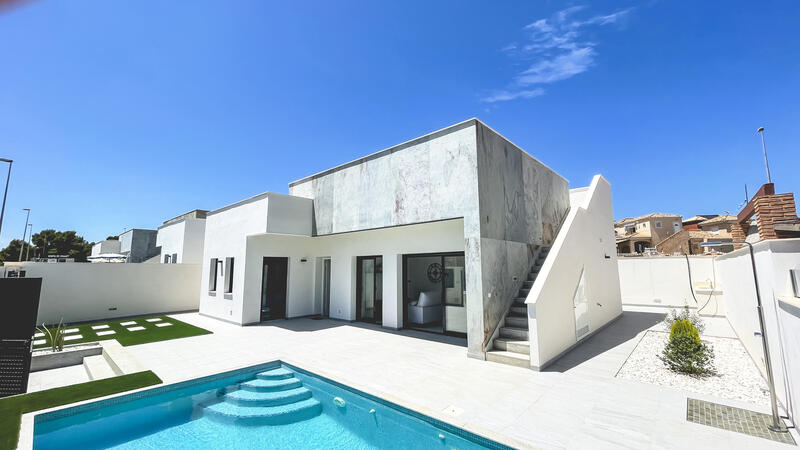 Villa à vendre dans Pinar de Campoverde, Alicante