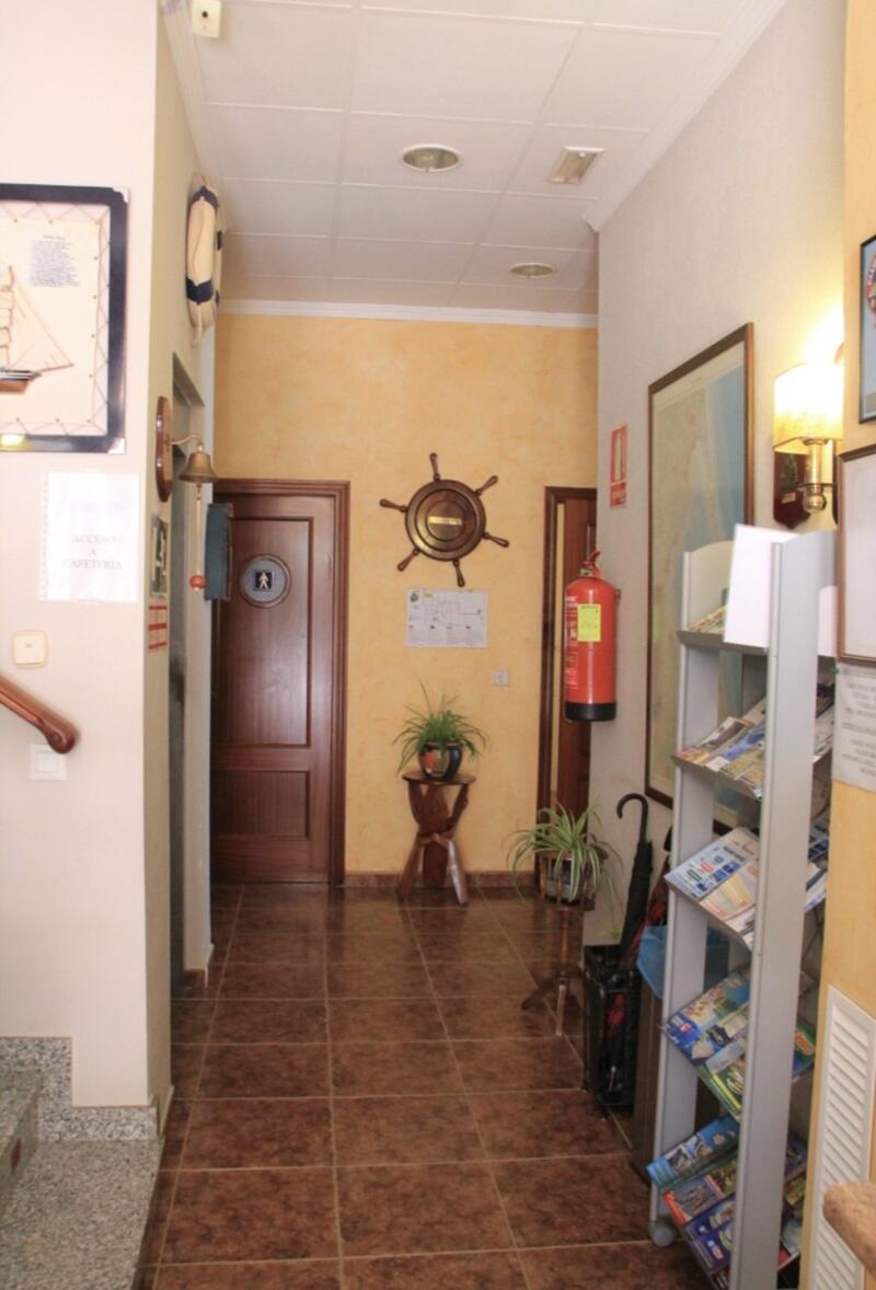 16 Cuarto Local Comercial en venta