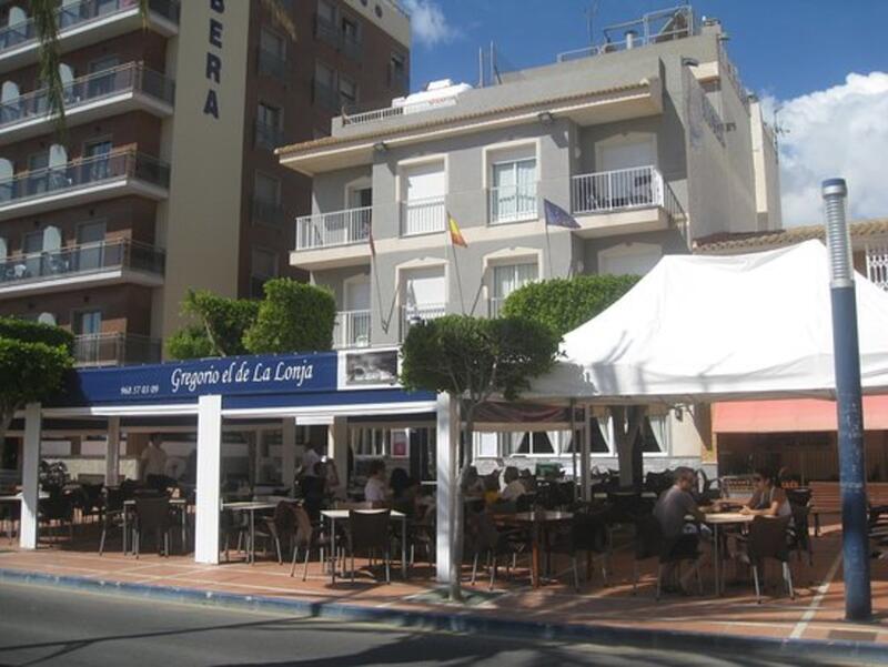 16 Cuarto Local Comercial en venta