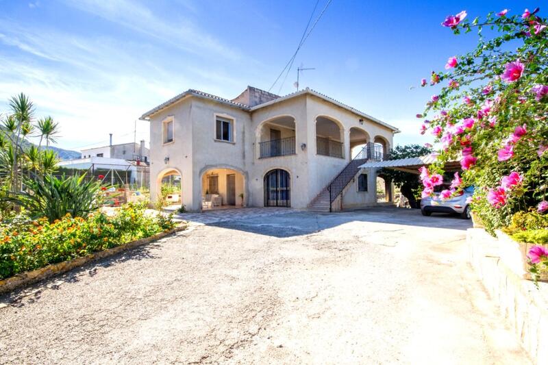 Villa til salg i Pedreguer, Alicante