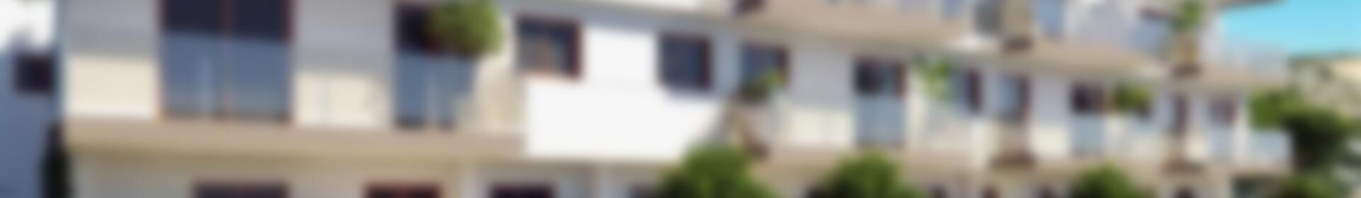 4 bedroom Townhouse for sale