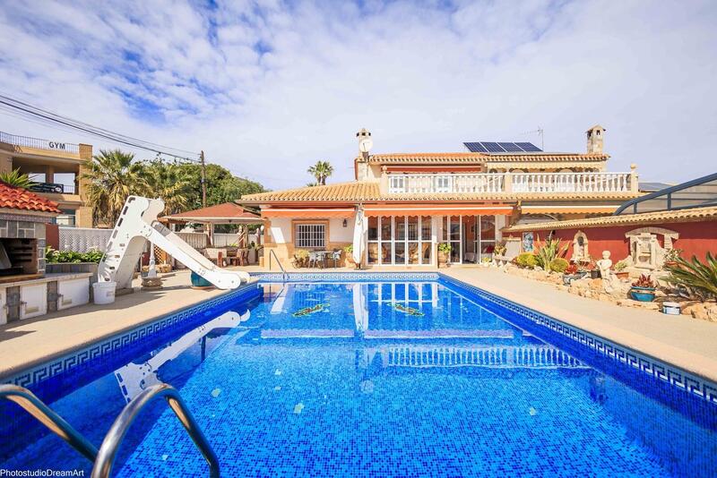 Villa zu verkaufen in Cabo Roig, Alicante