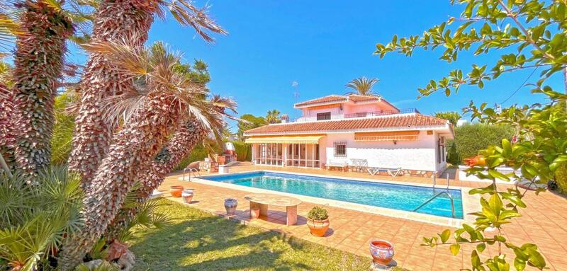 Villa for sale in Orihuela Costa, Alicante