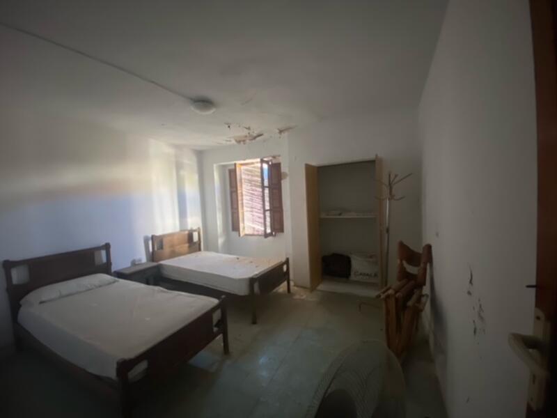 2 bedroom Townhouse for sale